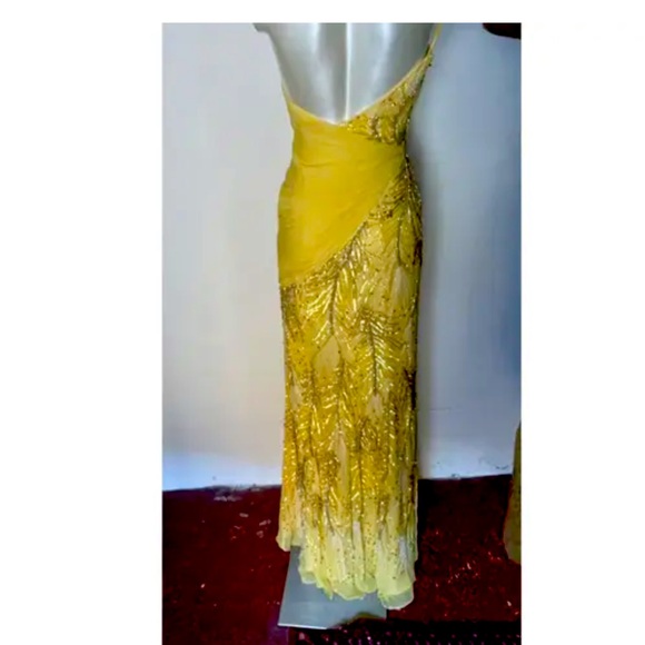 Jovani all beaded feather pattern evening dress yellow color and size 2